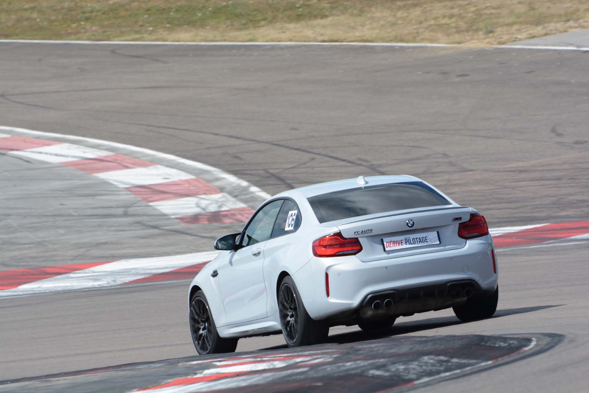 photo bmw m2 derive pilotage