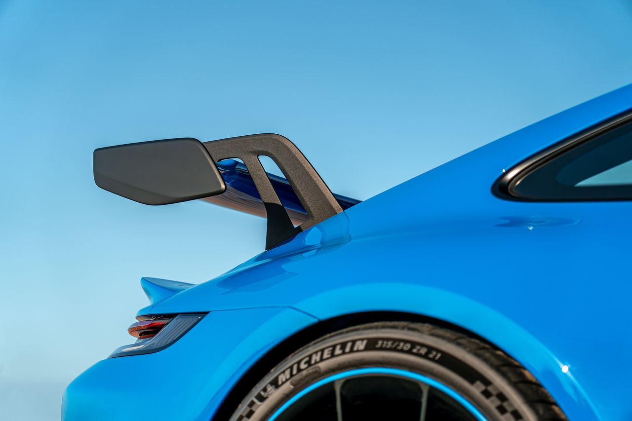 porsche-911-gt3-992-bleu-requin-nurbugring-24